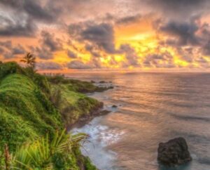 Beautiful sunset on the coast of Maui, Hawai'i